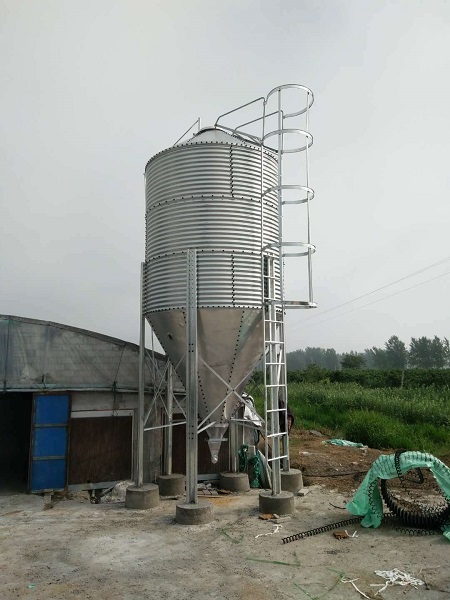 散裝料塔的使用好處多多，你如果是養(yǎng)殖戶再不使用就過時了